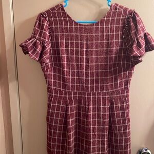 1901 cropped plaid jumpsuit
Size medium
Burgundy checkered